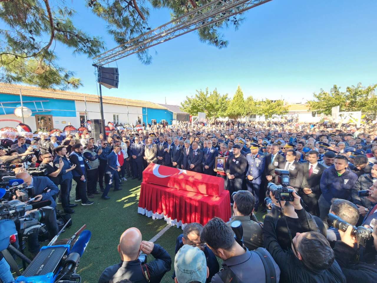 Fotoğrafını Babası Taşıdı: Milas Şehidini Gözyaşlarıyla Uğurladı 23